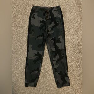 Boys Arizona size 10/12 Camouflage Jogger Pants